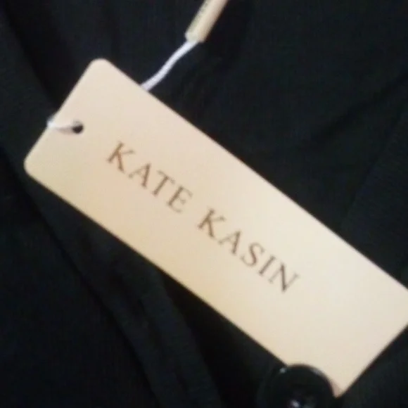 Women's Top - Picture 6 of 10